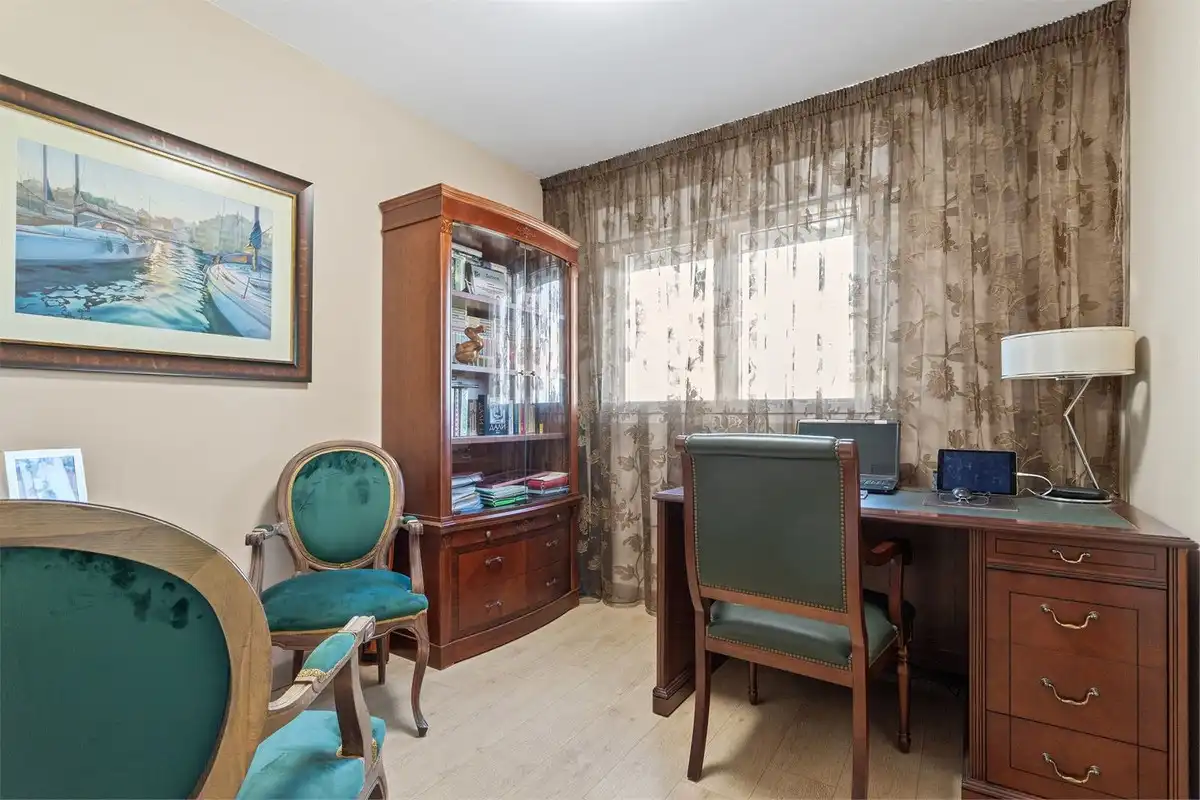 Habitación de Casa adosada en venta en Benalmádena con Amueblado