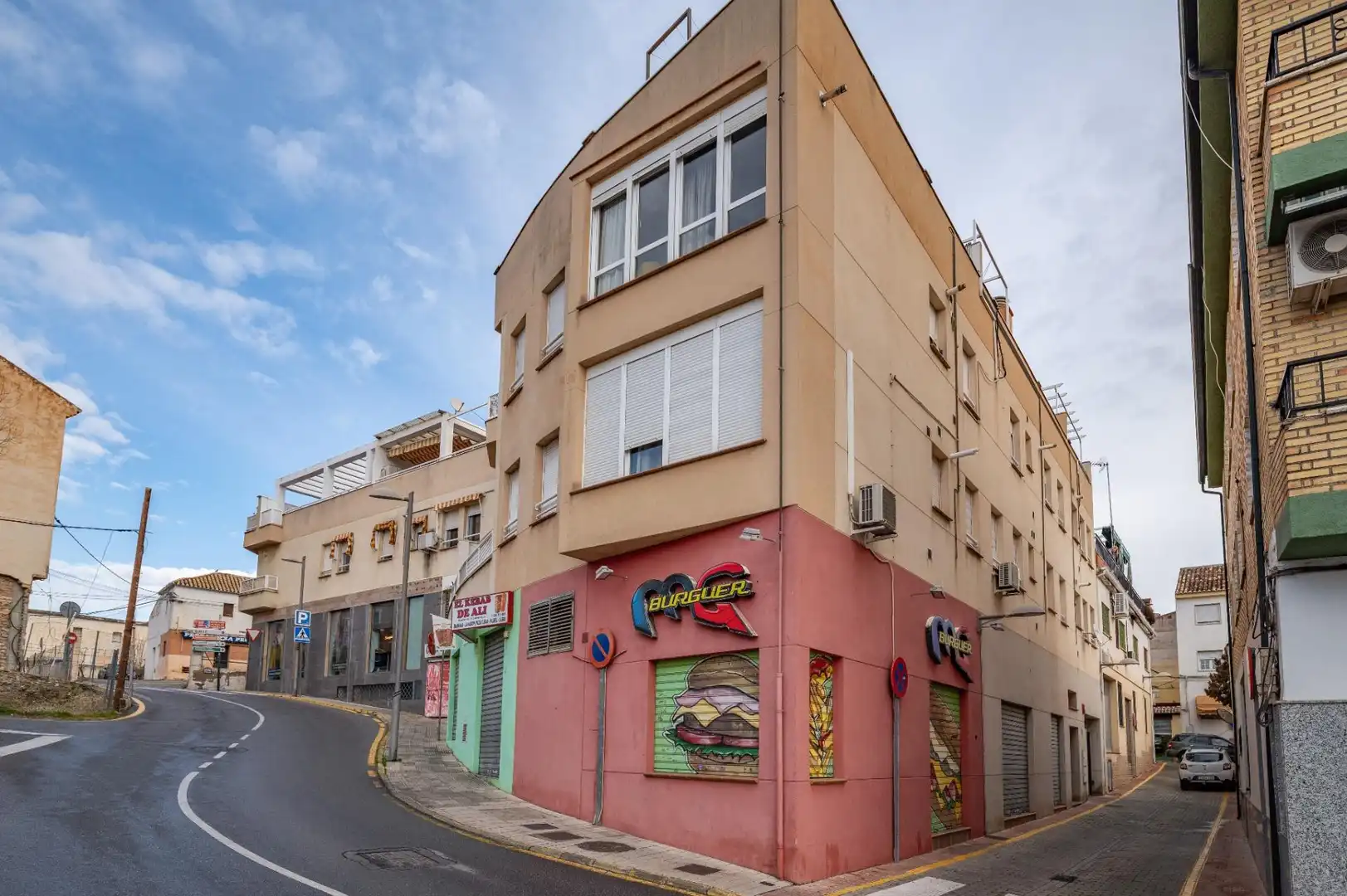 Außenansicht von Wohnung zum Verkauf in Huétor Vega mit Terrasse