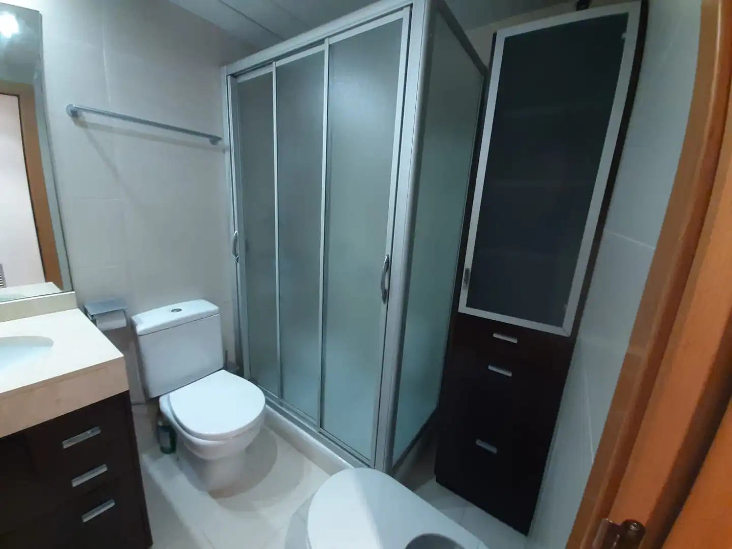 Baño de Piso de alquiler en Barcelona con Parquet, Horno y Lavadora