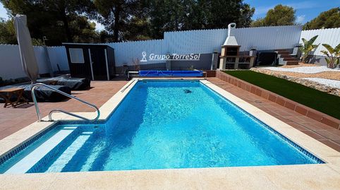 Chalet de 6 hab. con piscina y placas solares, imagen 2