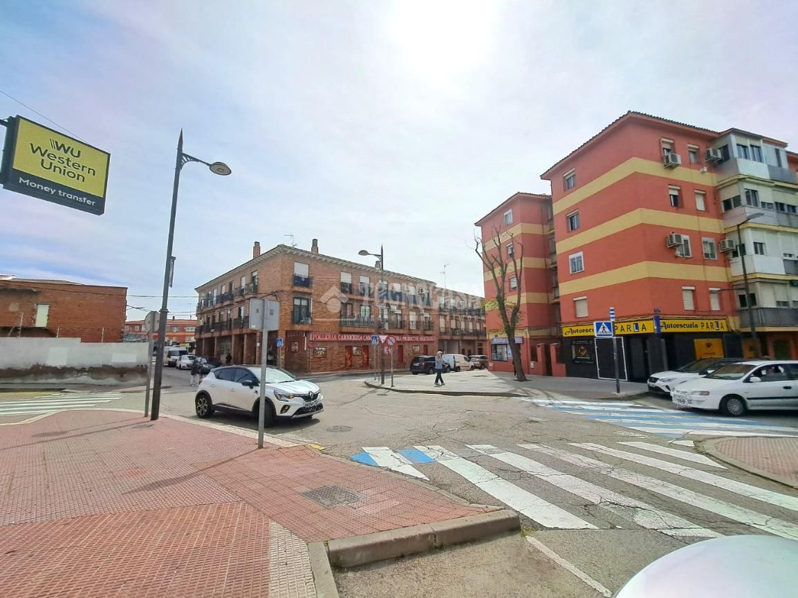 Vista exterior de Pis en venda en Parla amb Aire condicionat