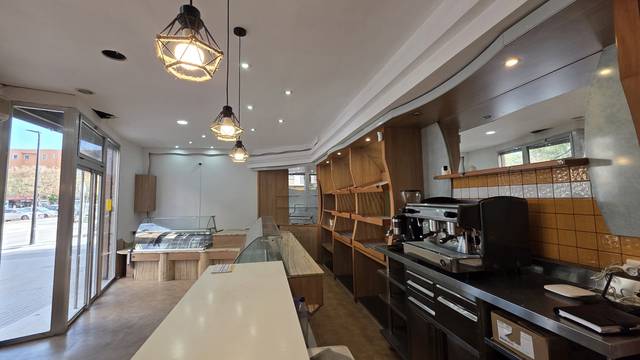 Local comercial en Alquiler en Carrer de la Casa de la Misericòrdia en La Llum