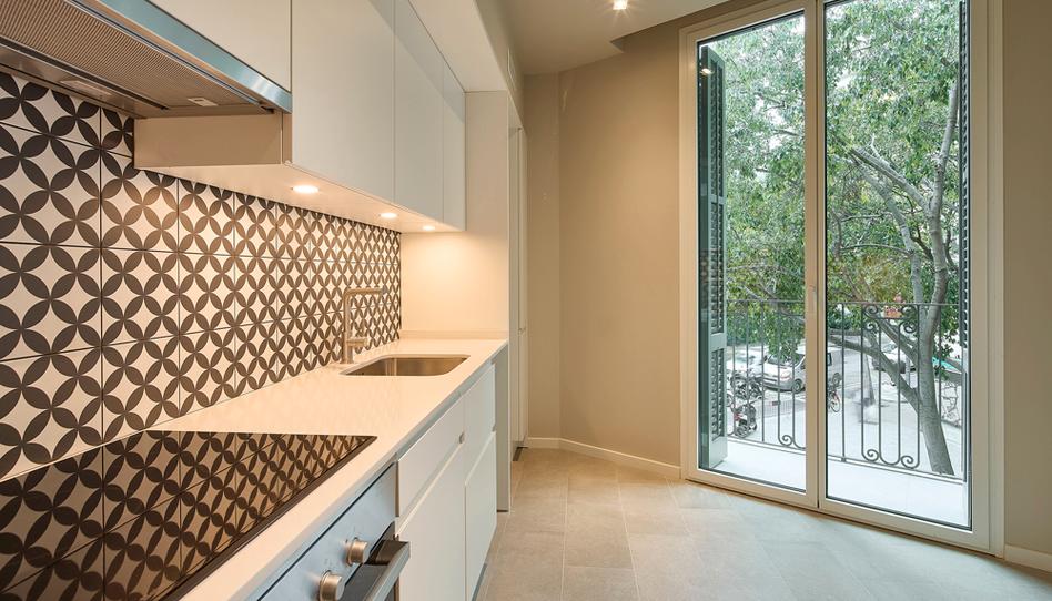 Foto 1 de Pis de lloguer a Carrer de València, 595, El Camp de l'Arpa del Clot, Barcelona