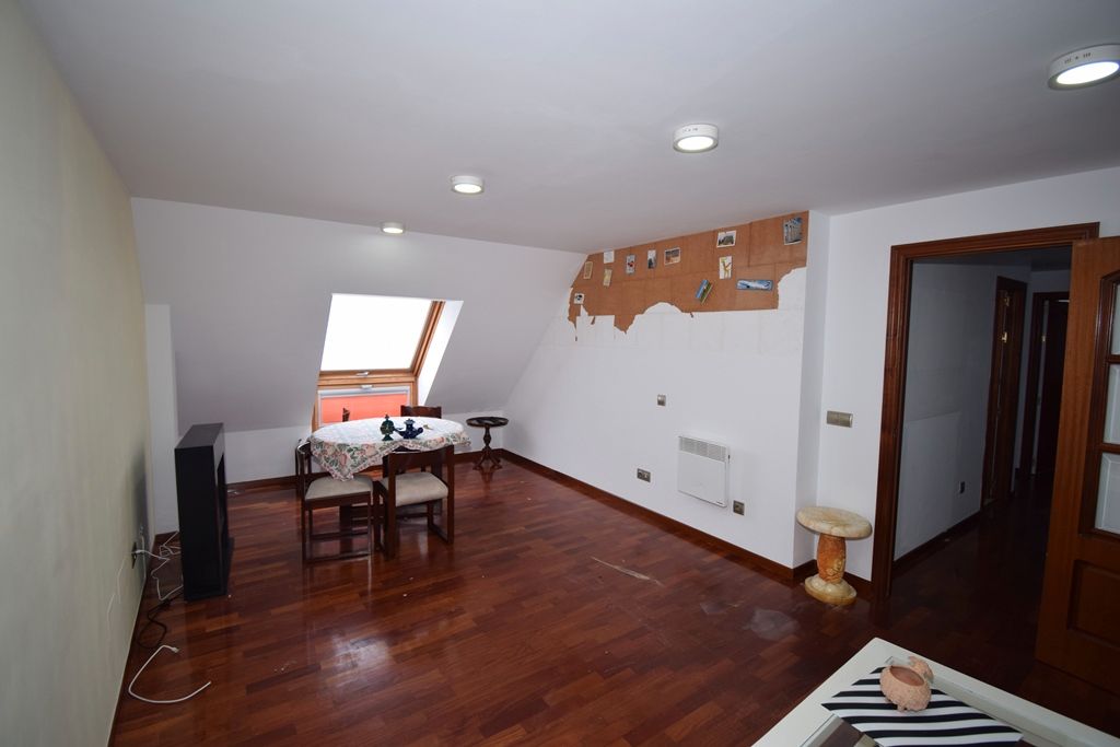 Piso en venta en Miño con Calefacción, Parquet y Trastero