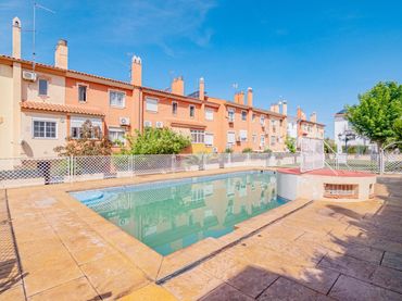 Maison mitoyenne avec piscine à vendre à Camino de Gabia