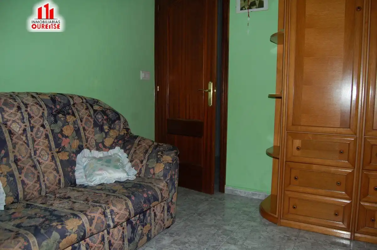 Habitación de Casa o chalet en venta en Ourense Capital  con Jardín privado, Trastero y Amueblado