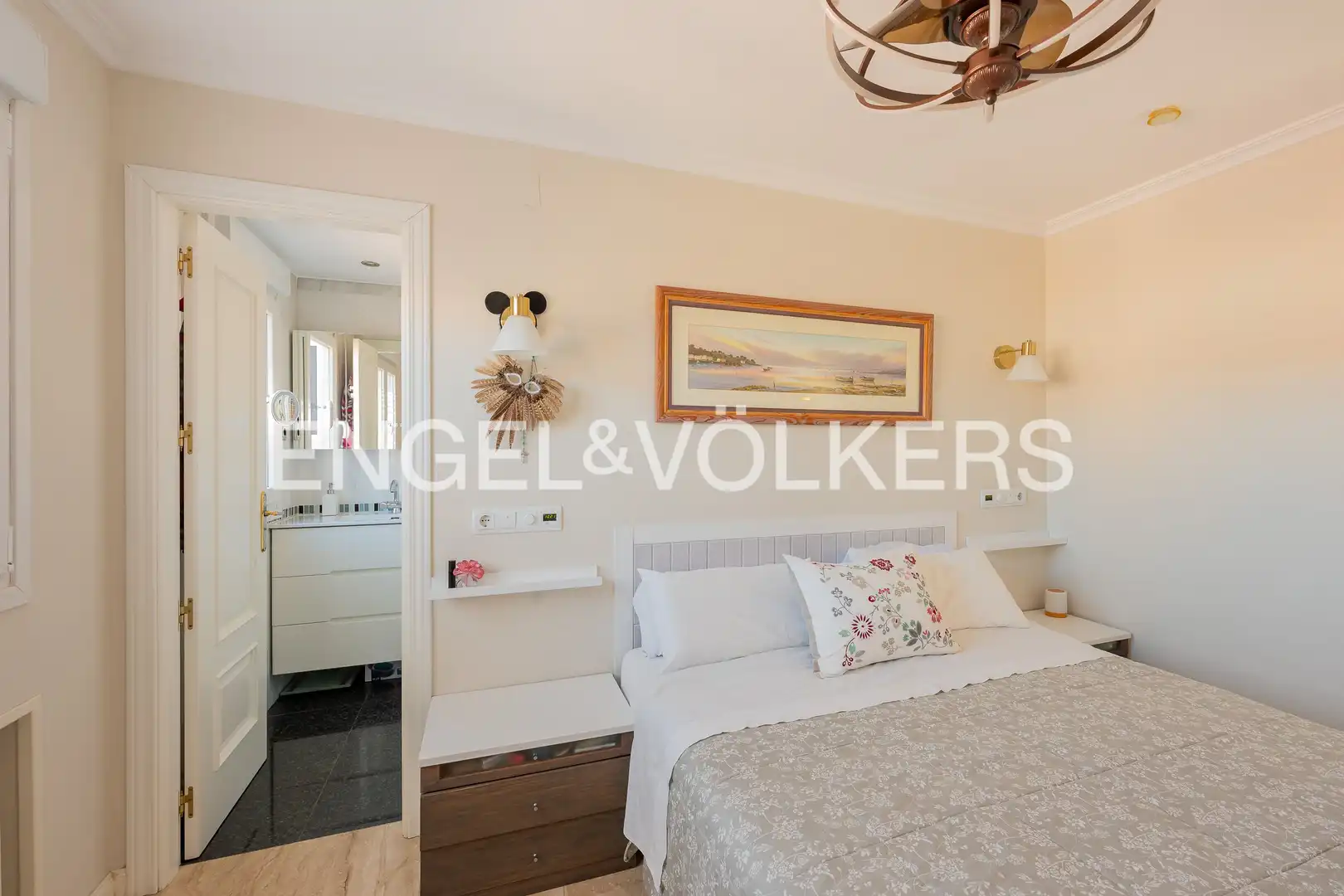 Habitación de Ático en venta en Madrid con Aire acondicionado, Calefacción y Jardín privado