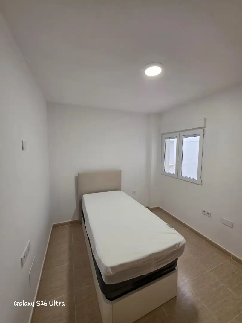 Habitación de Piso de alquiler en Albatera con Aire acondicionado, Trastero y Amueblado
