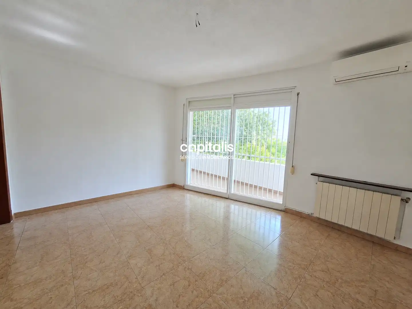 Schlafzimmer von Wohnung zur Miete in Madrid mit Klimaanlage und Heizung