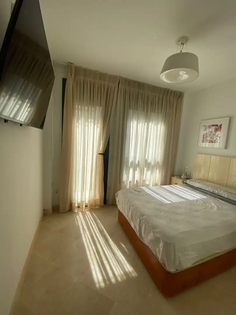 Habitación de Piso en venta en Sevilla con Aire acondicionado, Trastero y Amueblado