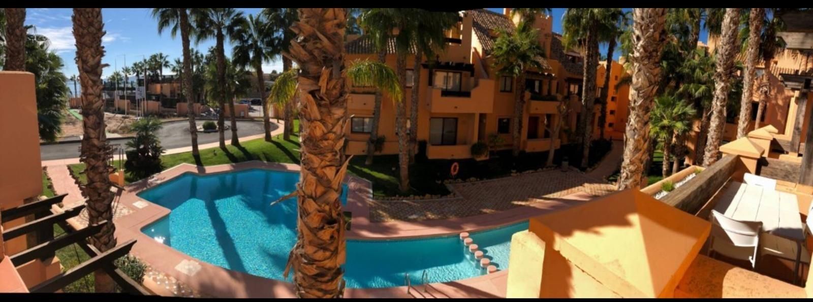Vista exterior de Dúplex en venda en Los Alcázares amb Aire condicionat, Calefacció i Jardí privat