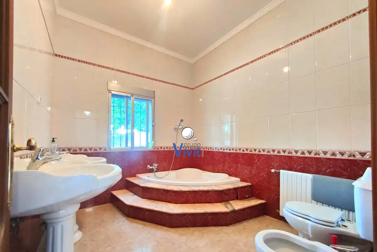 Baño de Casa o chalet en venta en Carmona con Terraza y Trastero