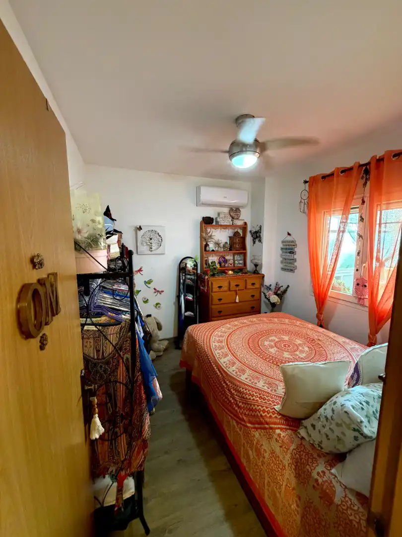 Habitación de Piso en venta en La Línea de la Concepción con Aire acondicionado, Terraza y Amueblado