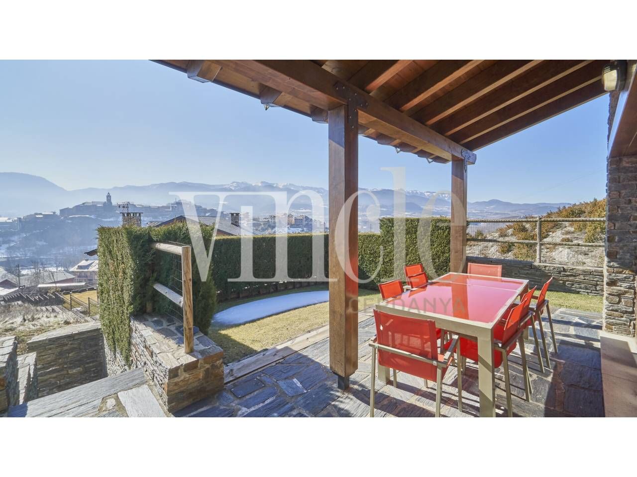 Terrassa de Casa o xalet en venda en Bellver de Cerdanya amb Calefacció, Jardí privat i Parquet