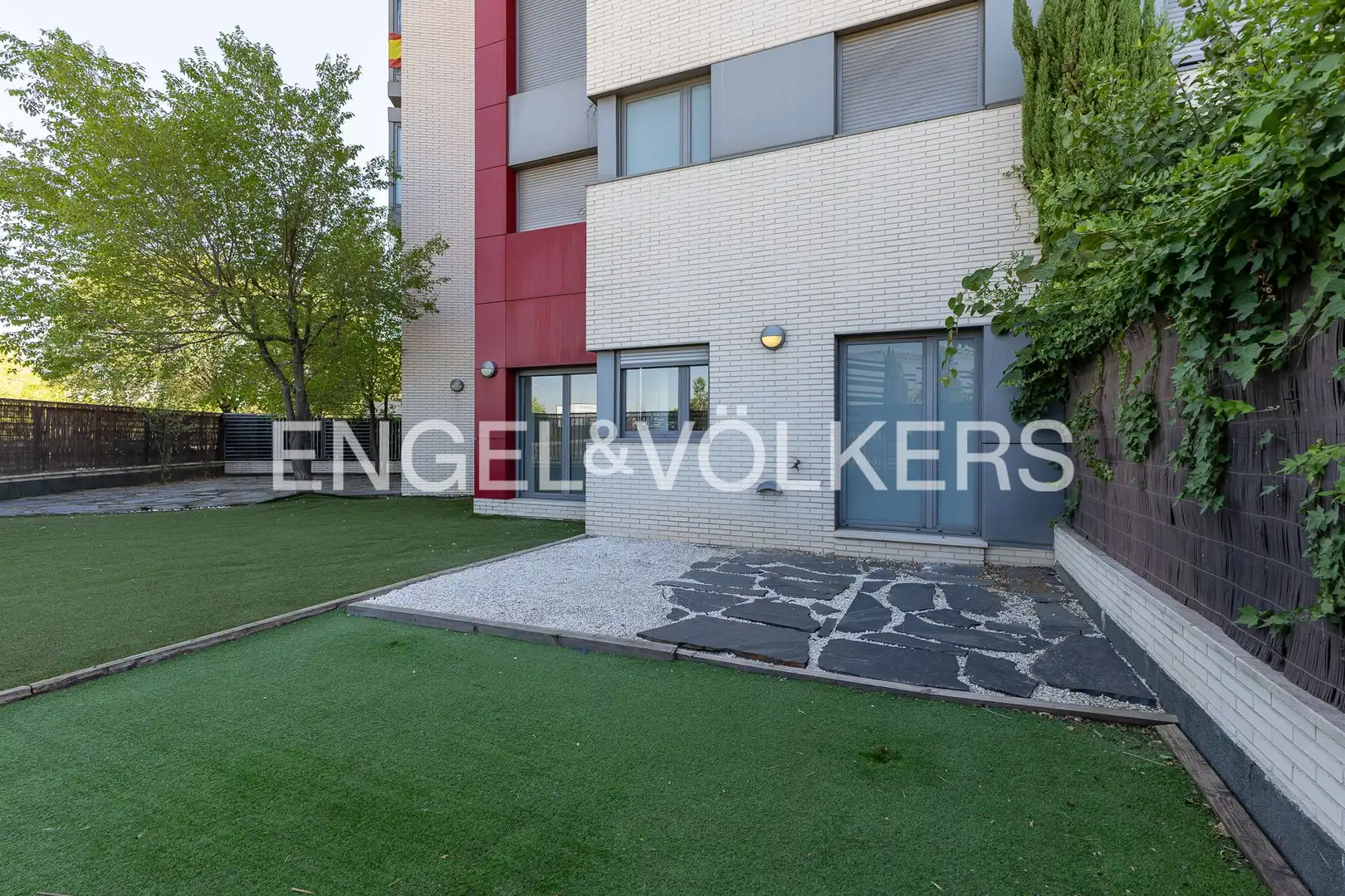 Terraza de Piso en venta en Madrid con Aire acondicionado, Calefacción y Jardín privado