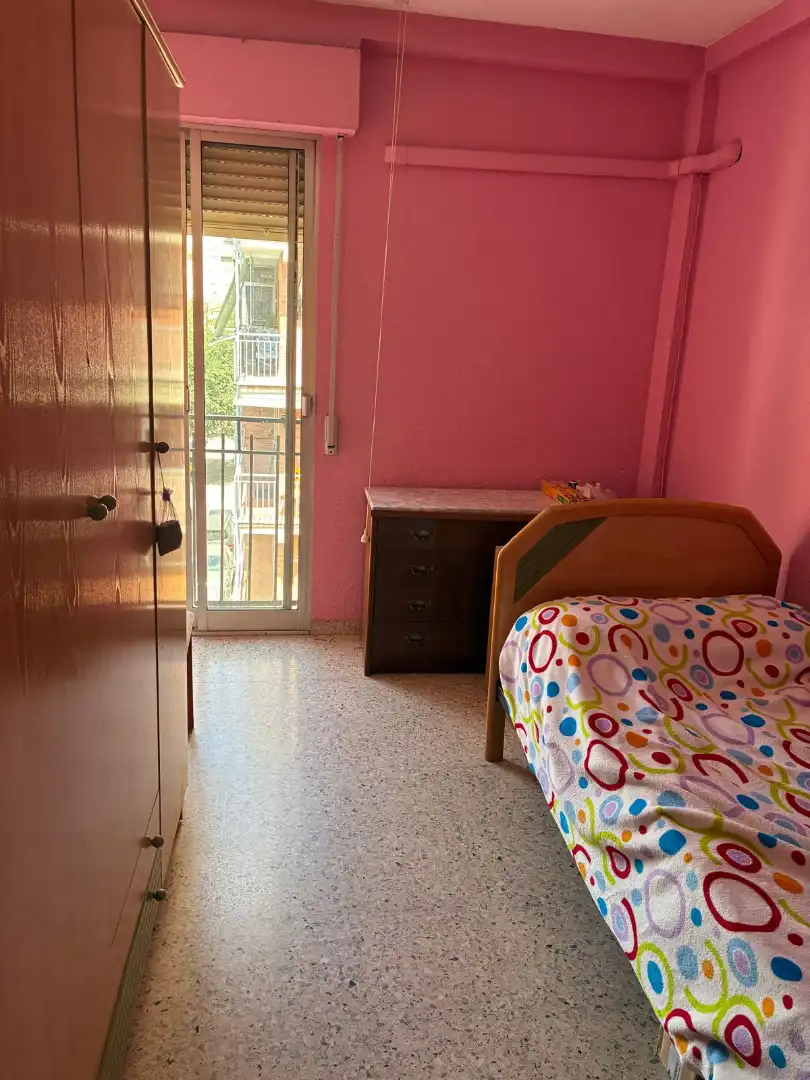 Dormitori de Pis en venda en Granada