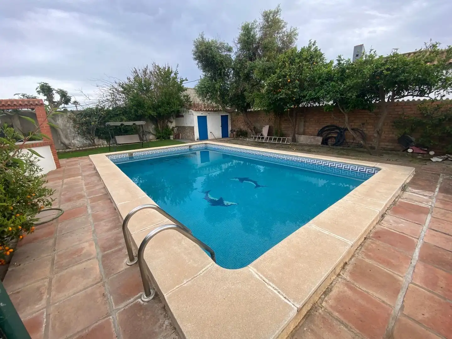 Swimming pool of Houses for sale in La Línea de la Concepción