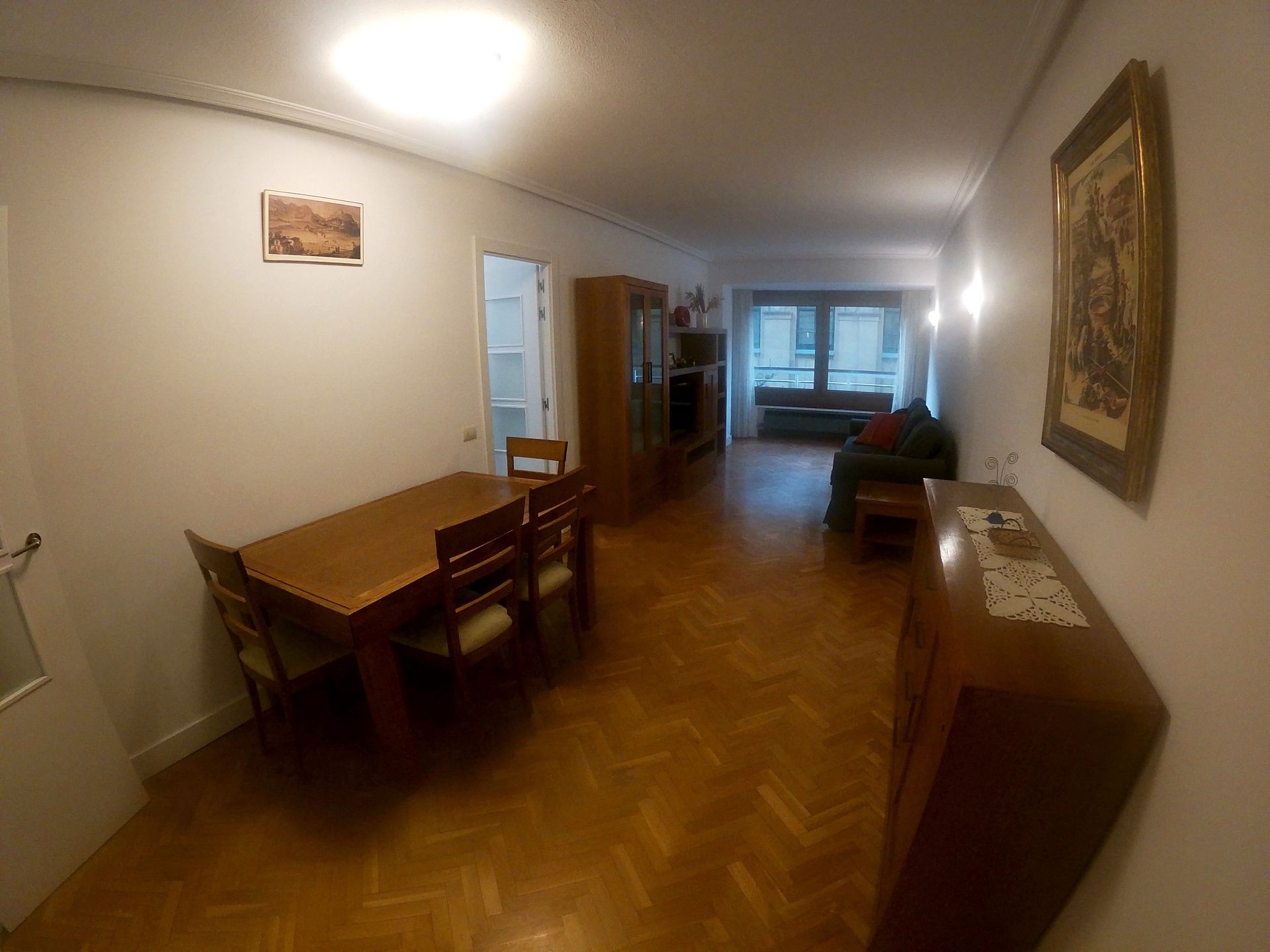 Sala d'estar de Pis de lloguer en Donostia - San Sebastián  amb Calefacció, Parquet i Moblat