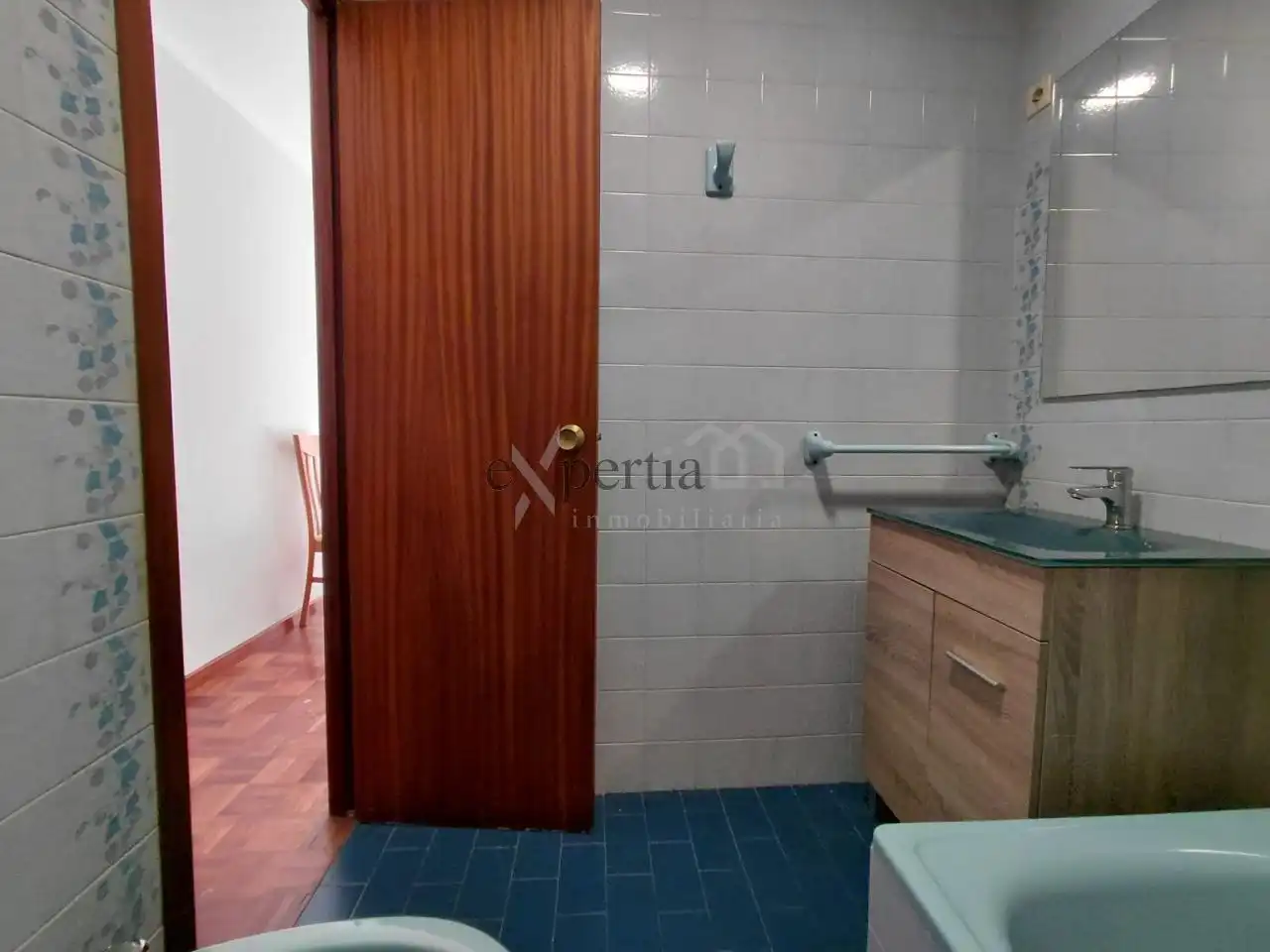 Baño de Piso en venta en Boiro con Calefacción, Terraza y Trastero