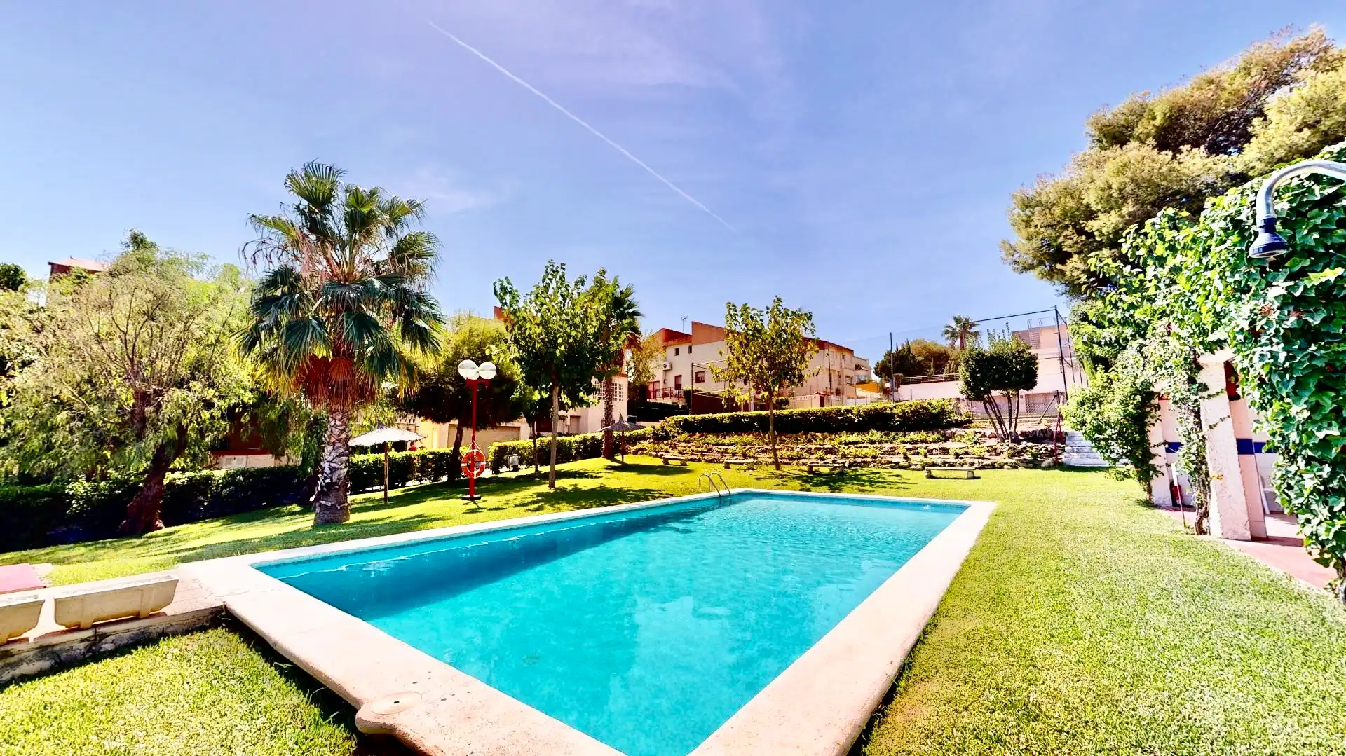 Piscina de Casa o xalet en venda en Alicante / Alacant amb Aire condicionat, Calefacció i Jardí privat