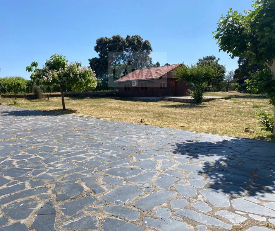 Vista exterior de Finca rústica en venda en Belvís de Monroy amb Aire condicionat, Jardí privat i Moblat