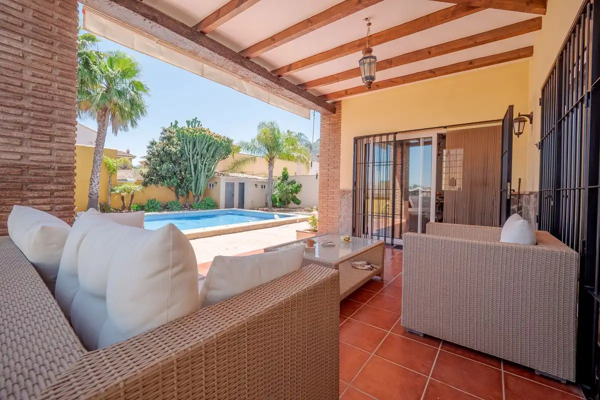 Terraza de Casa o chalet en venta en Alhaurín El Grande con Aire acondicionado, Calefacción y Jardín privado