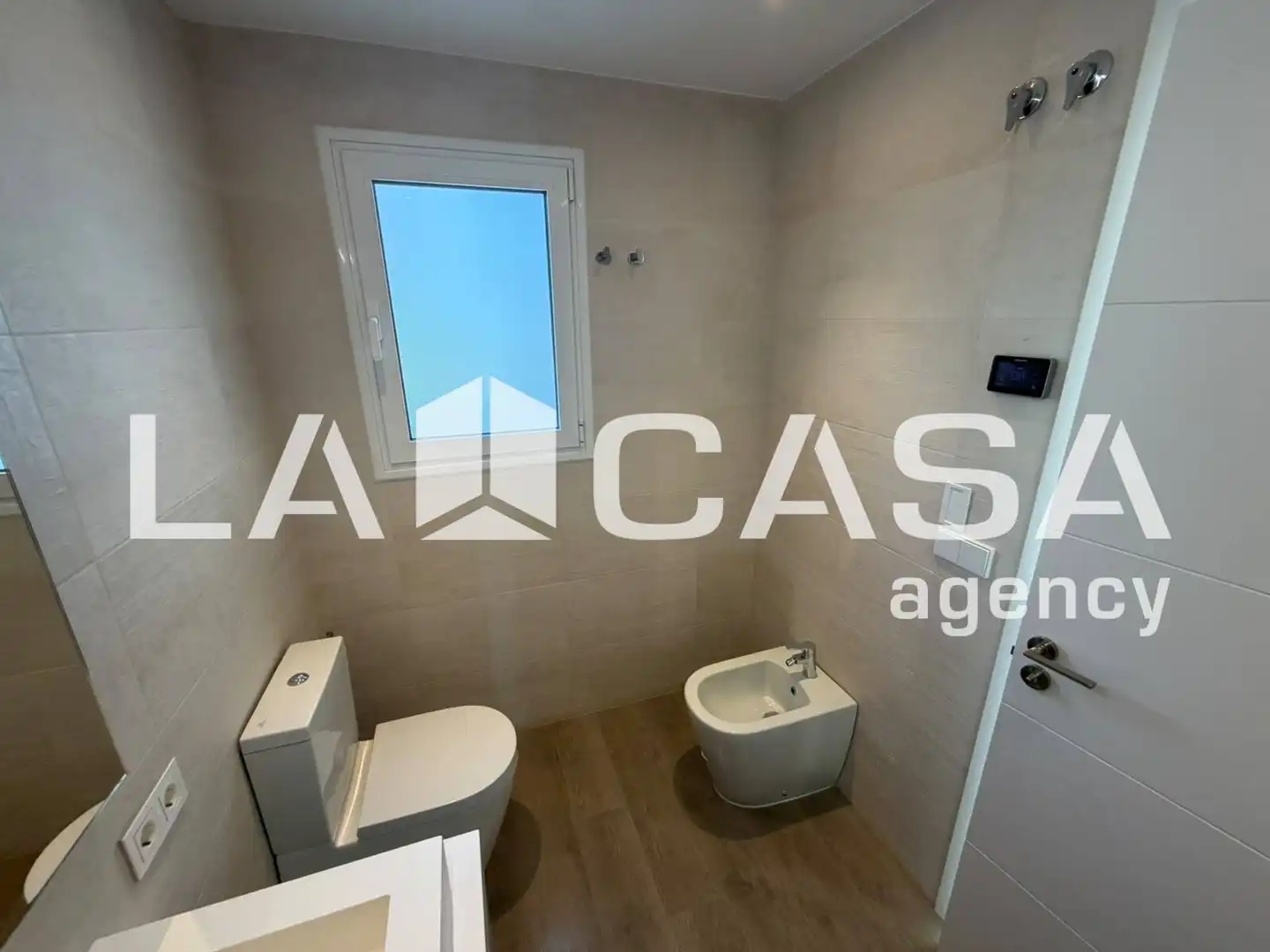 Semi-detached house for sale in Entrenúcleos, imagen 20