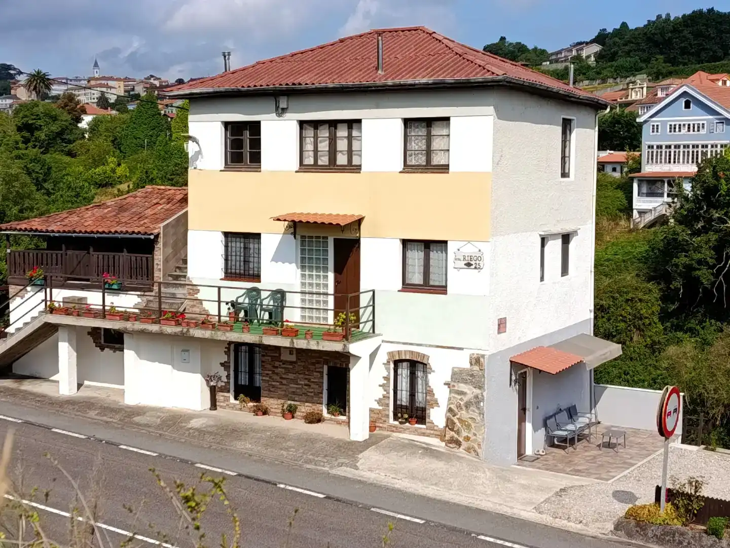 Vista exterior de Casa o xalet en venda en Muros de Nalón