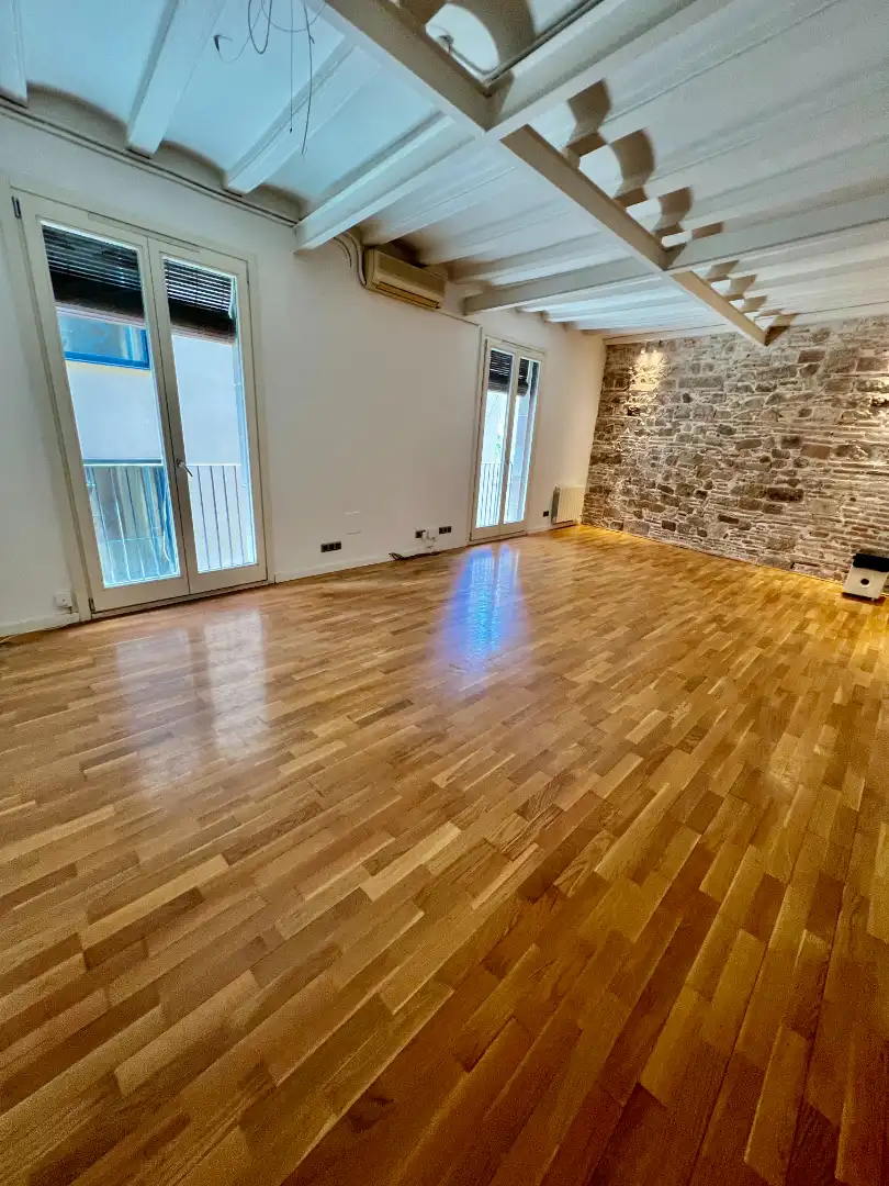 Sala de estar de Piso en venta en Barcelona con Aire acondicionado, Horno y Lavadora