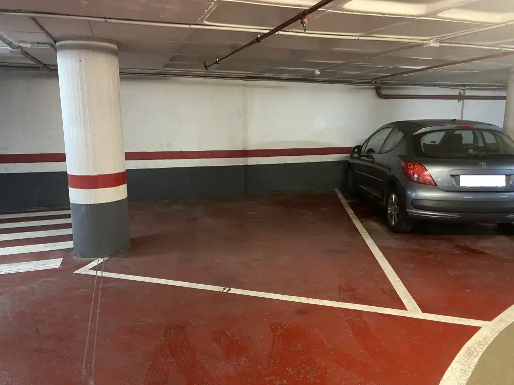 Individual for sale in Plaça Urquinaona