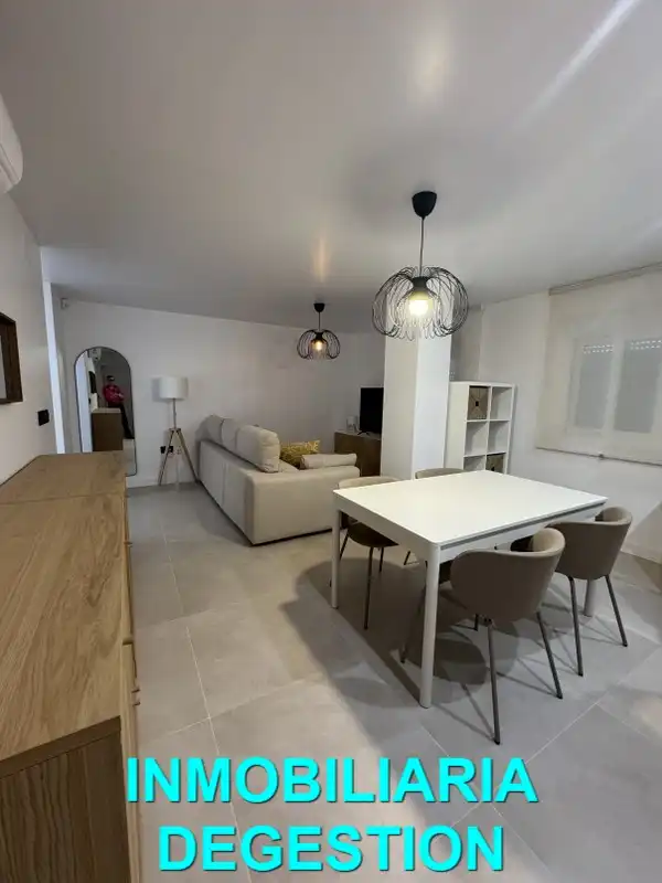 Sala de estar de Piso de alquiler en Linares con Aire acondicionado, Calefacción y Amueblado
