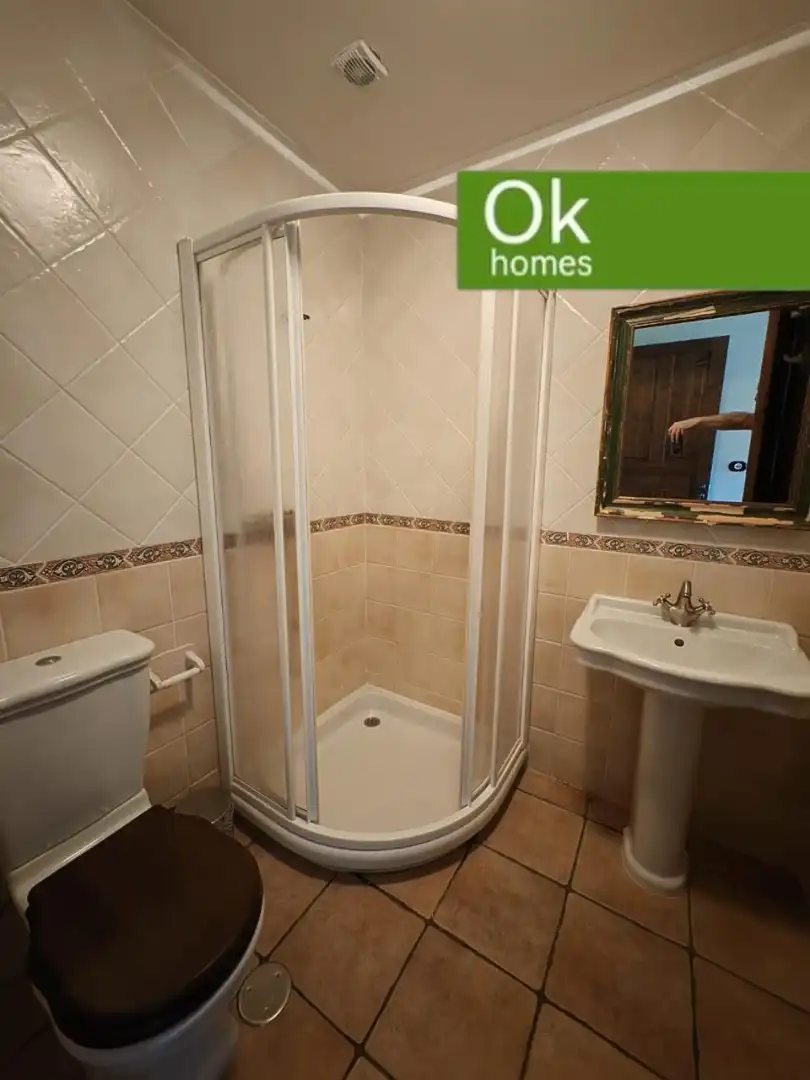 Badezimmer von Country house zum Verkauf in Sobrado (A Coruña) mit Heizung, Privatgarten und Parkett