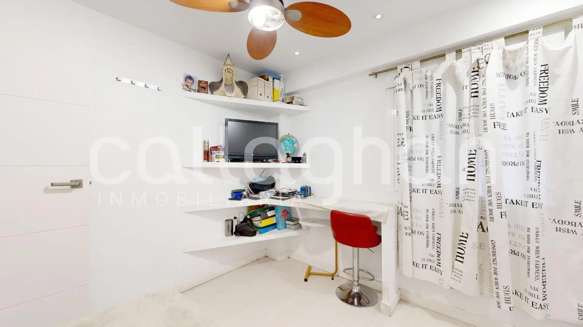 Bedroom of Flat for sale in Valencia  with Air Conditioner, Heating and Furnished