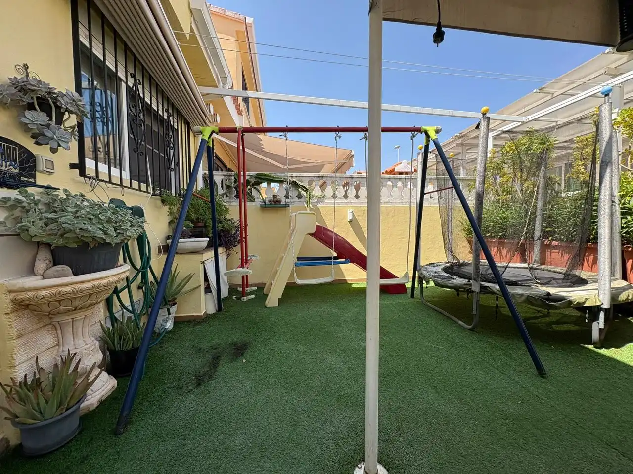 Terrassa de Casa adosada en venda en Benicasim / Benicàssim amb Aire condicionat, Jardí privat i Terrassa