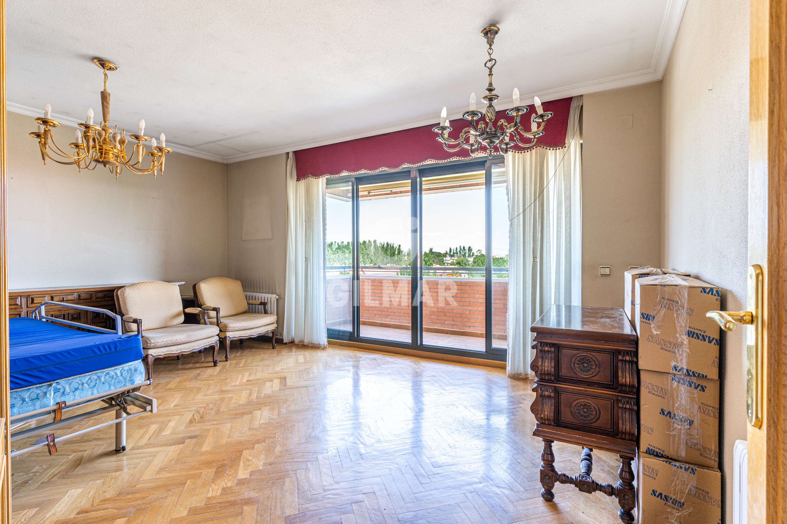 Bedroom of Flat for sale in Pozuelo de Alarcón  with Heating, Private garden and Storage room
