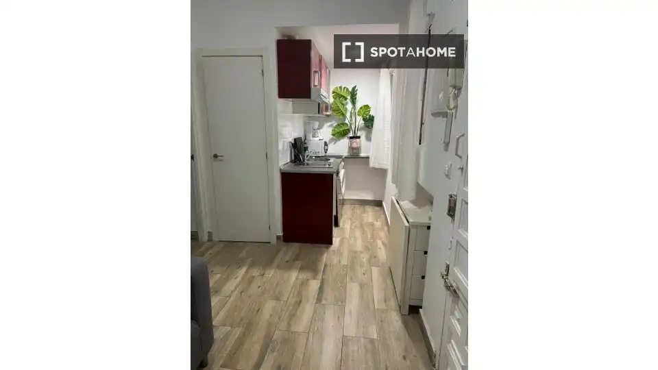 Schlafzimmer von Wohnung zur Miete in Madrid mit Klimaanlage, Heizung und Möbliert