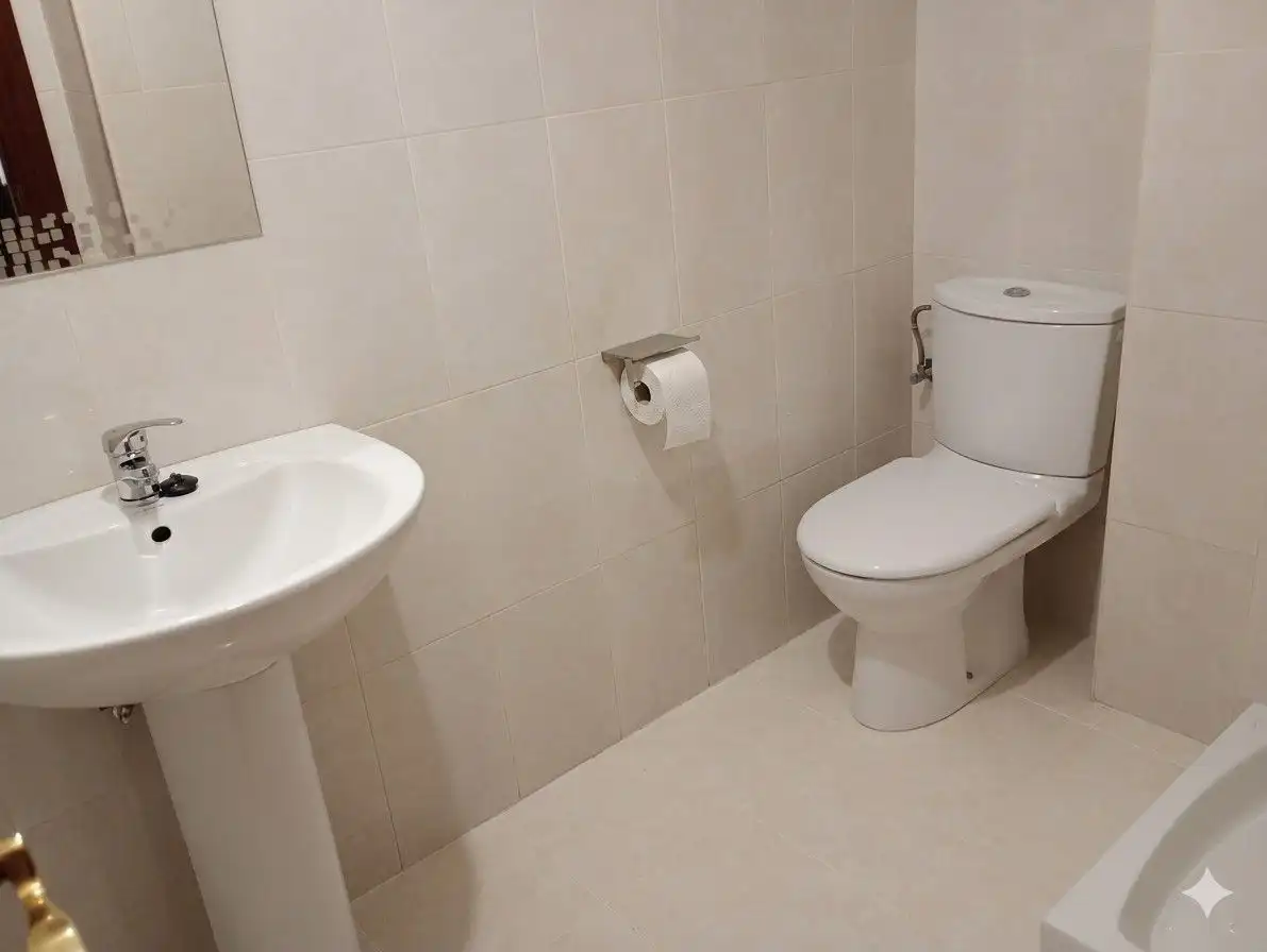 Bany de Apartament en venda en Lardero amb Calefacció, Parquet i Traster