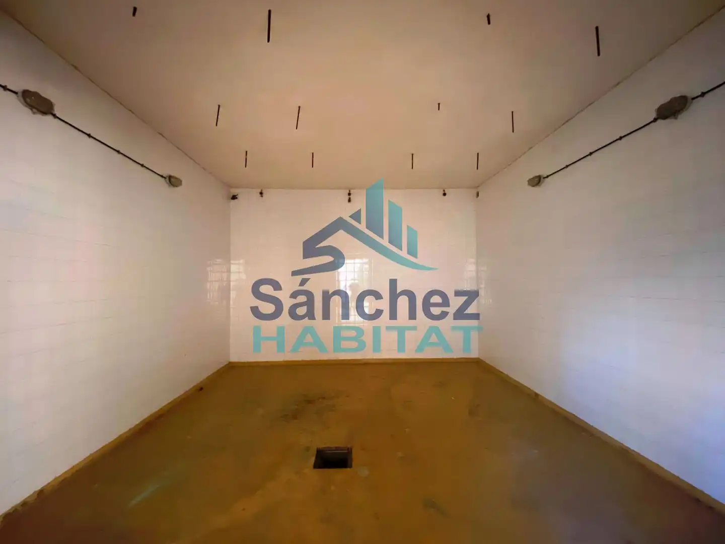 Industrial buildings for sale in Chelva