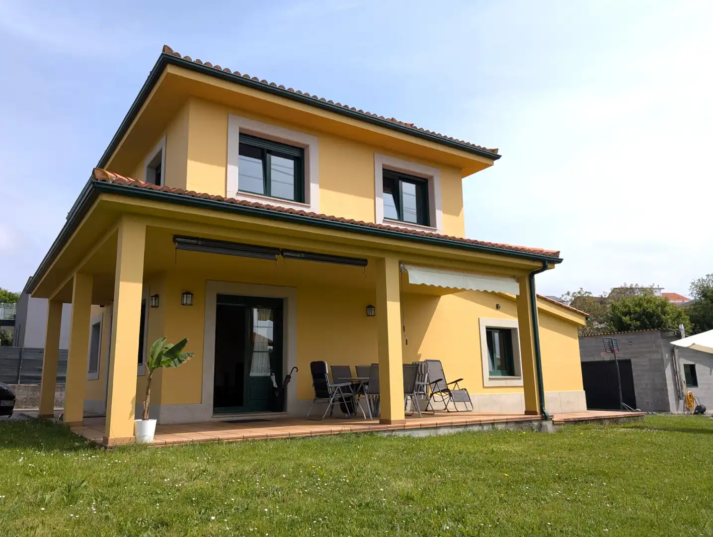 Vista exterior de Casa o chalet en venta en Neda con Calefacción y Amueblado