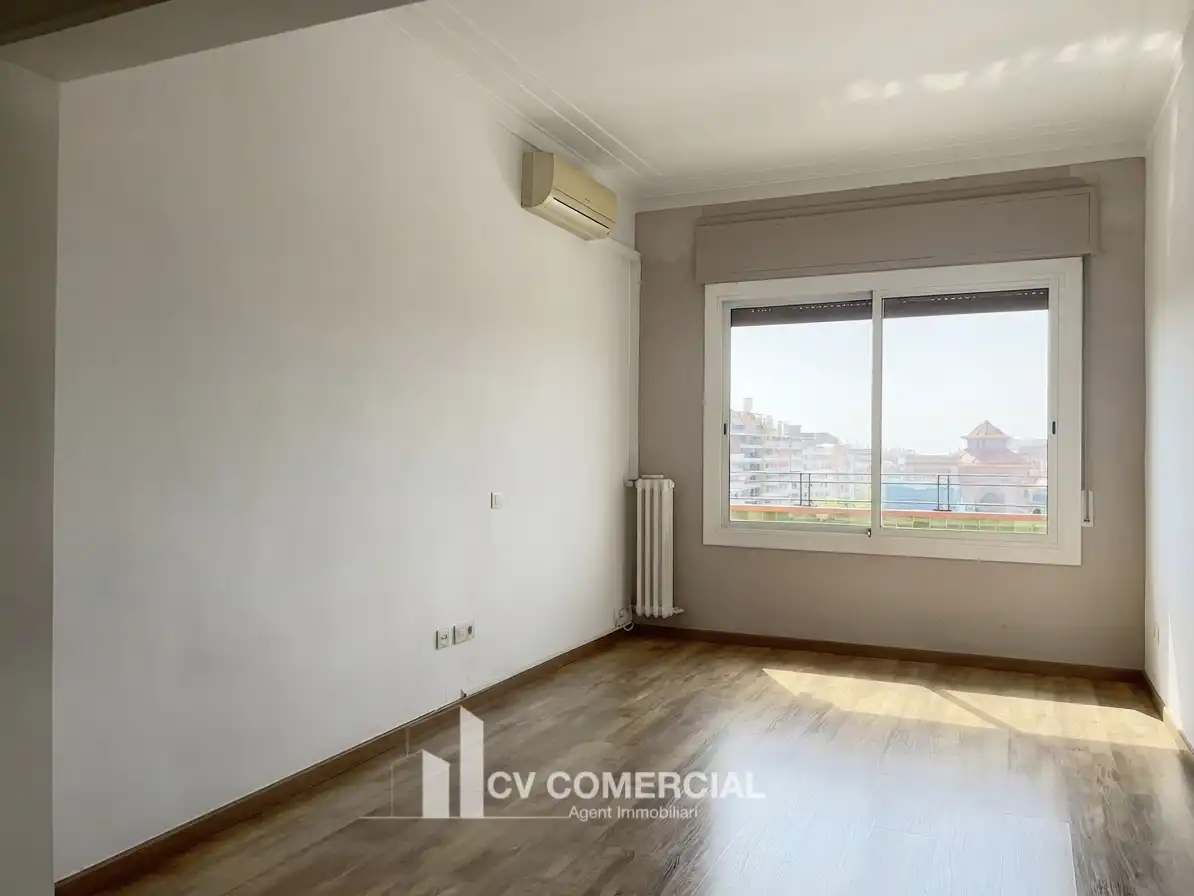 Piso con terraza en venta en Carrer del Comte d'Urgell, imagen 29