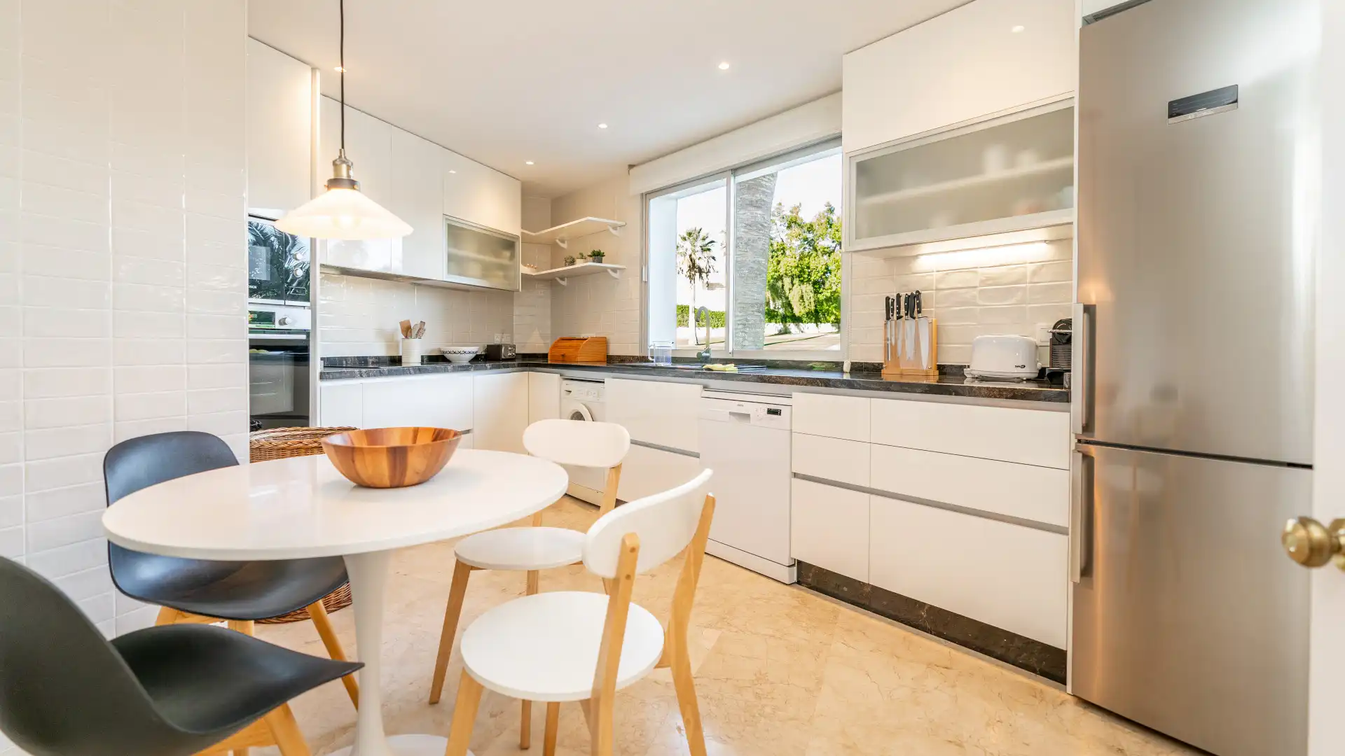Cocina de Apartamento en venta en Marbella con Aire acondicionado, Terraza y Piscina