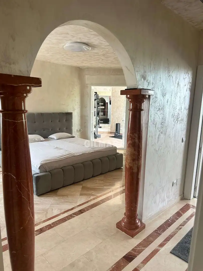 Dormitori de Casa o xalet en venda en Estepona amb Jardí privat i Piscina