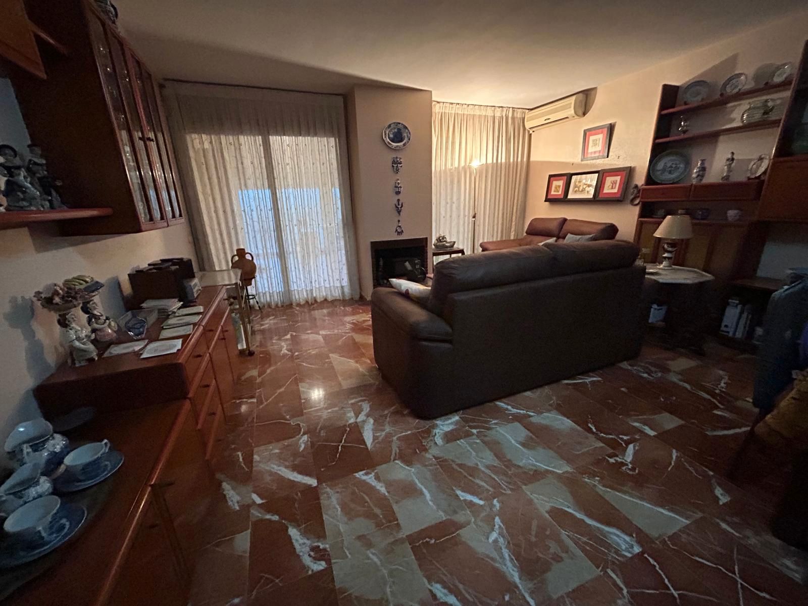 Living room of Single-family semi-detached for sale in Barberà del Vallès  with Heating, Private garden and Terrace