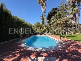 Casa con piscina en venta en Carrer Isidre Nonell 7, imagen 3