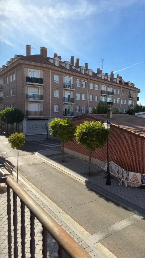 Vista exterior de Pis en venda en Laguna de Duero amb Calefacció i Moblat