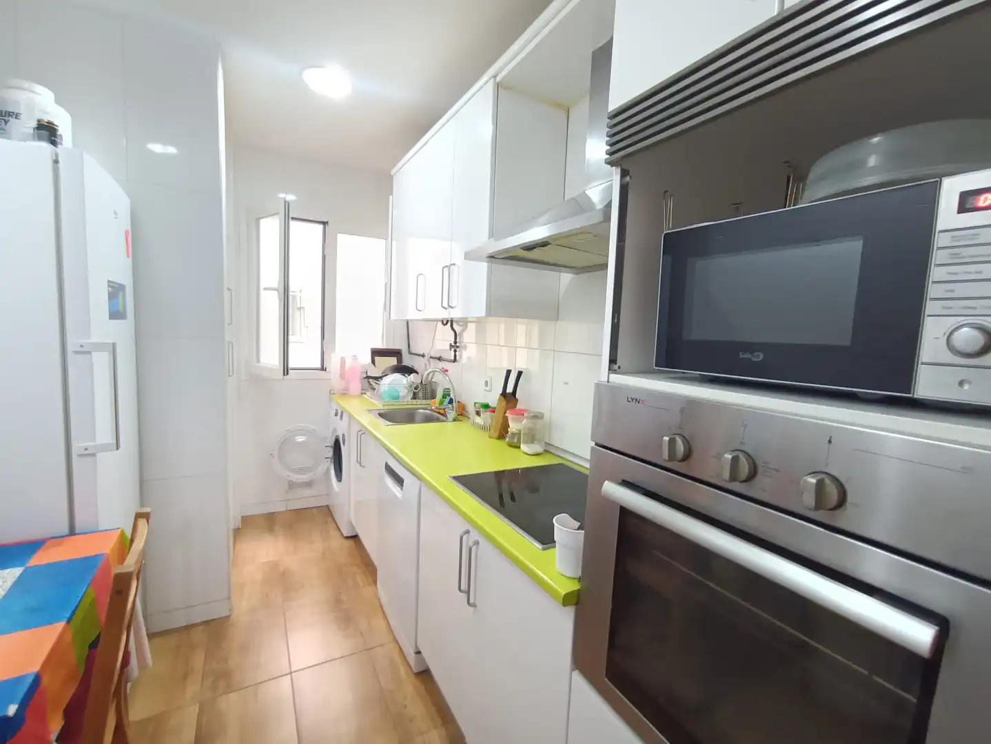 Kitchen of Flat for share in Madrid  with Air Conditioner, Heating and Parquet flooring