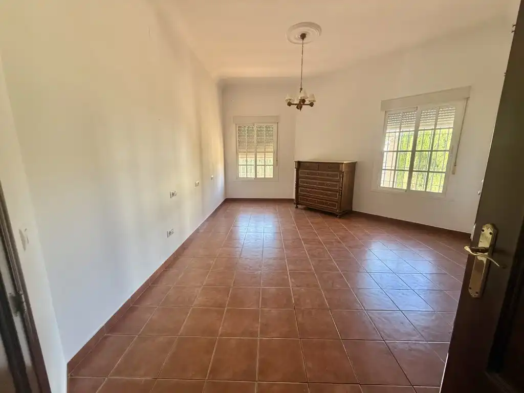 Sala de estar de Casa o chalet en venta en Mairena del Alcor con Amueblado y Balcón
