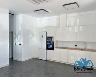 Kitchen of Duplex for sale in  Sevilla Capital  with Air Conditioner