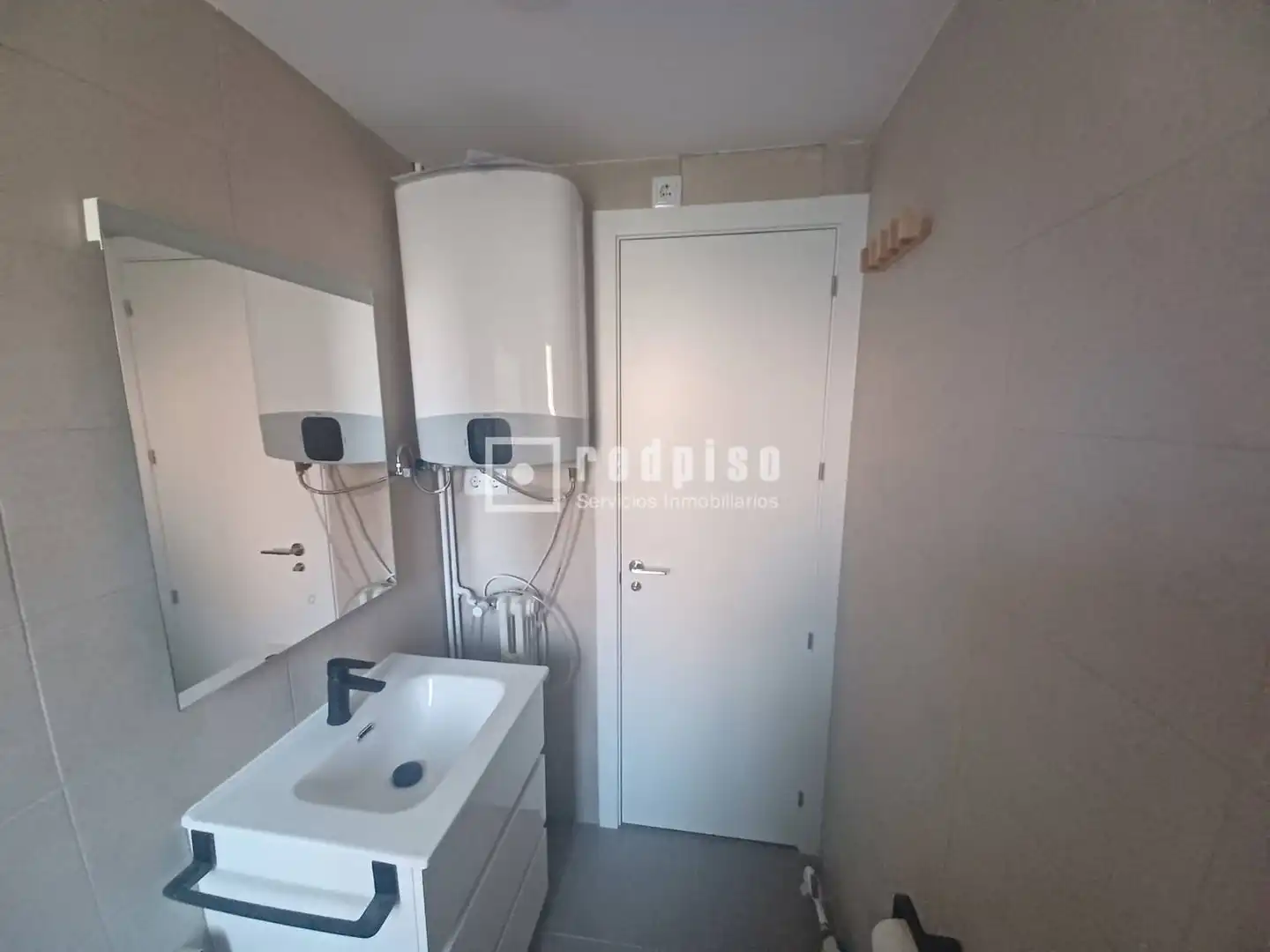 Bathroom of Flat for rent in Madrid  with Air Conditioner, Heating and Terrace