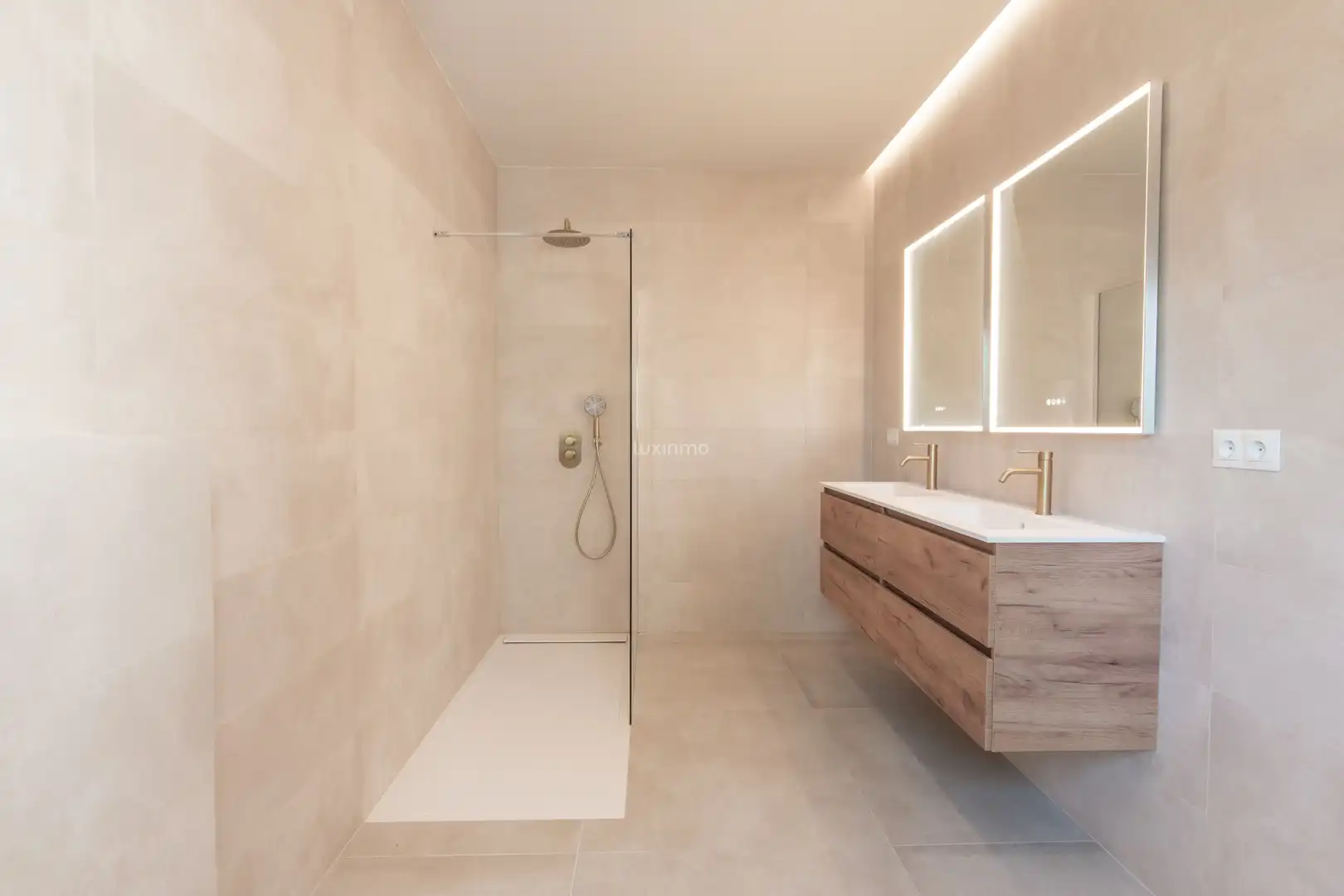 Bathroom of Houses for sale in L'Alfàs del Pi  with Air Conditioner, Terrace and Storage room